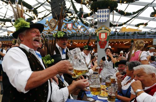 🍺 Oktoberfest 2026 a quasi 16€ al litro: scoppia la "Guerra della Birra" a Monaco