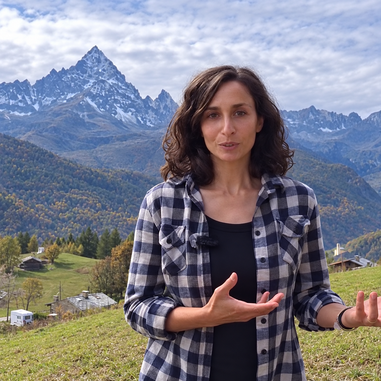 Serena Giraudo davanti al Monviso